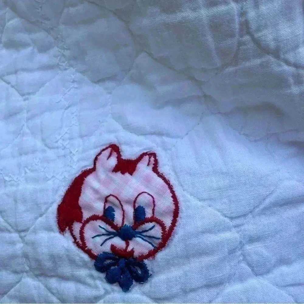 VINTAGE BABY QUILT in good condition somewhere see pics